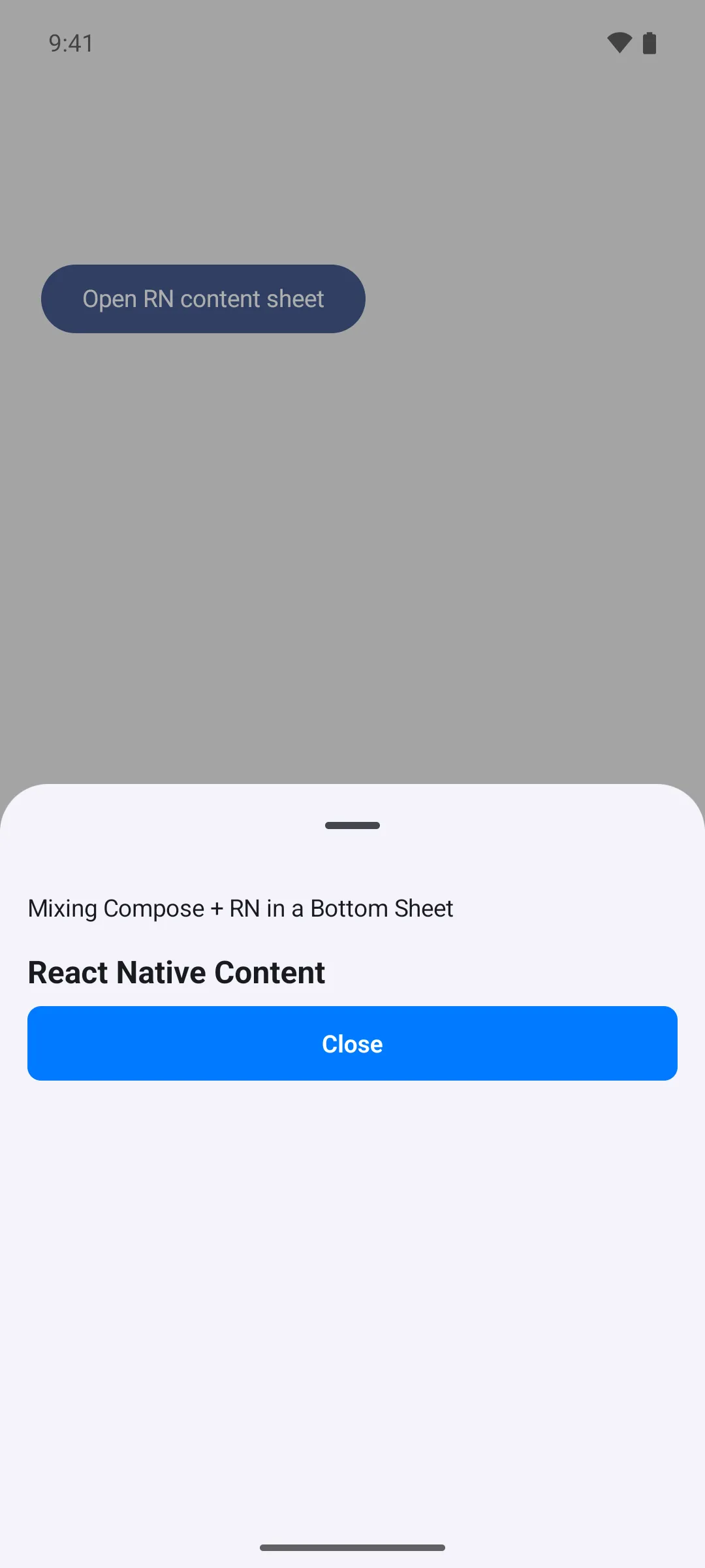 一个底部弹窗，其中混合显示了 Compose 标签以及 React Native 标题和蓝色关闭按钮