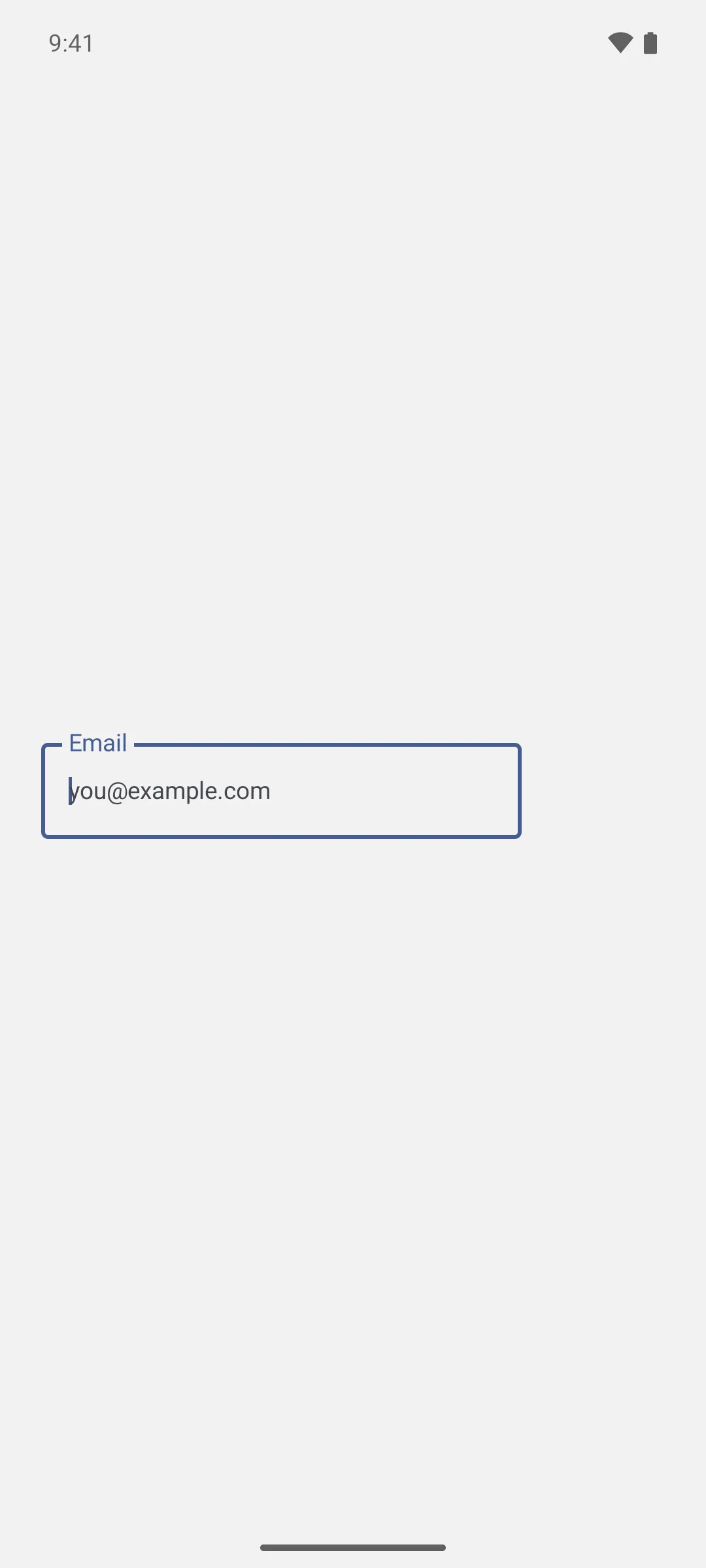 一个处于聚焦状态的轮廓式文本字段，Email 标签位于边框凹槽中，并显示占位符