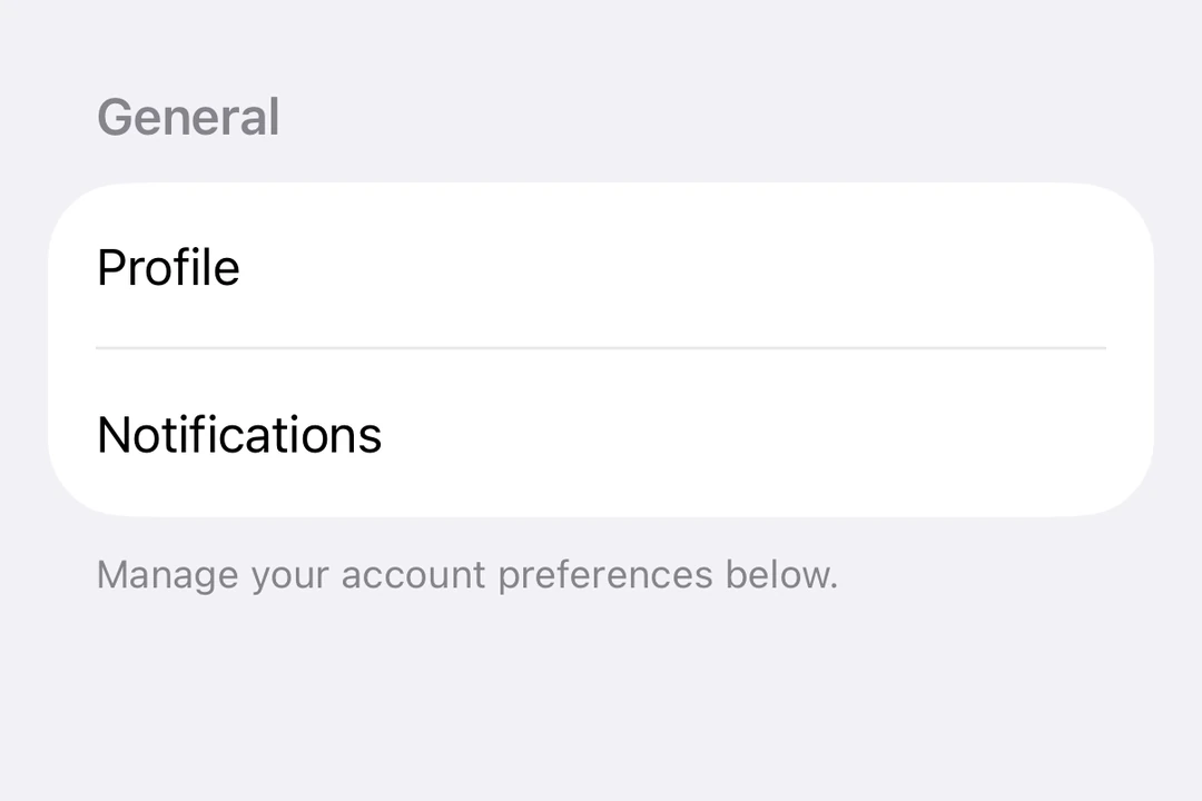 Form 中的两个 Section,每个都有一个页眉和分组的 Toggle